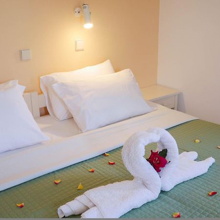 Litinas Apartments With Pool Agia Marina Екстериор снимка