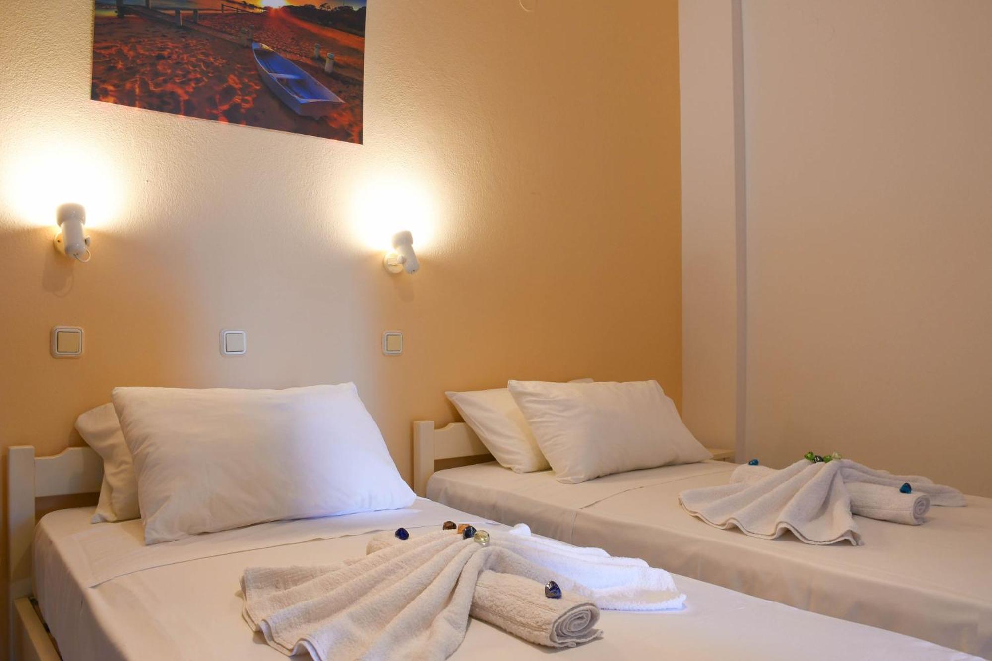 Litinas Apartments With Pool Agia Marina Екстериор снимка