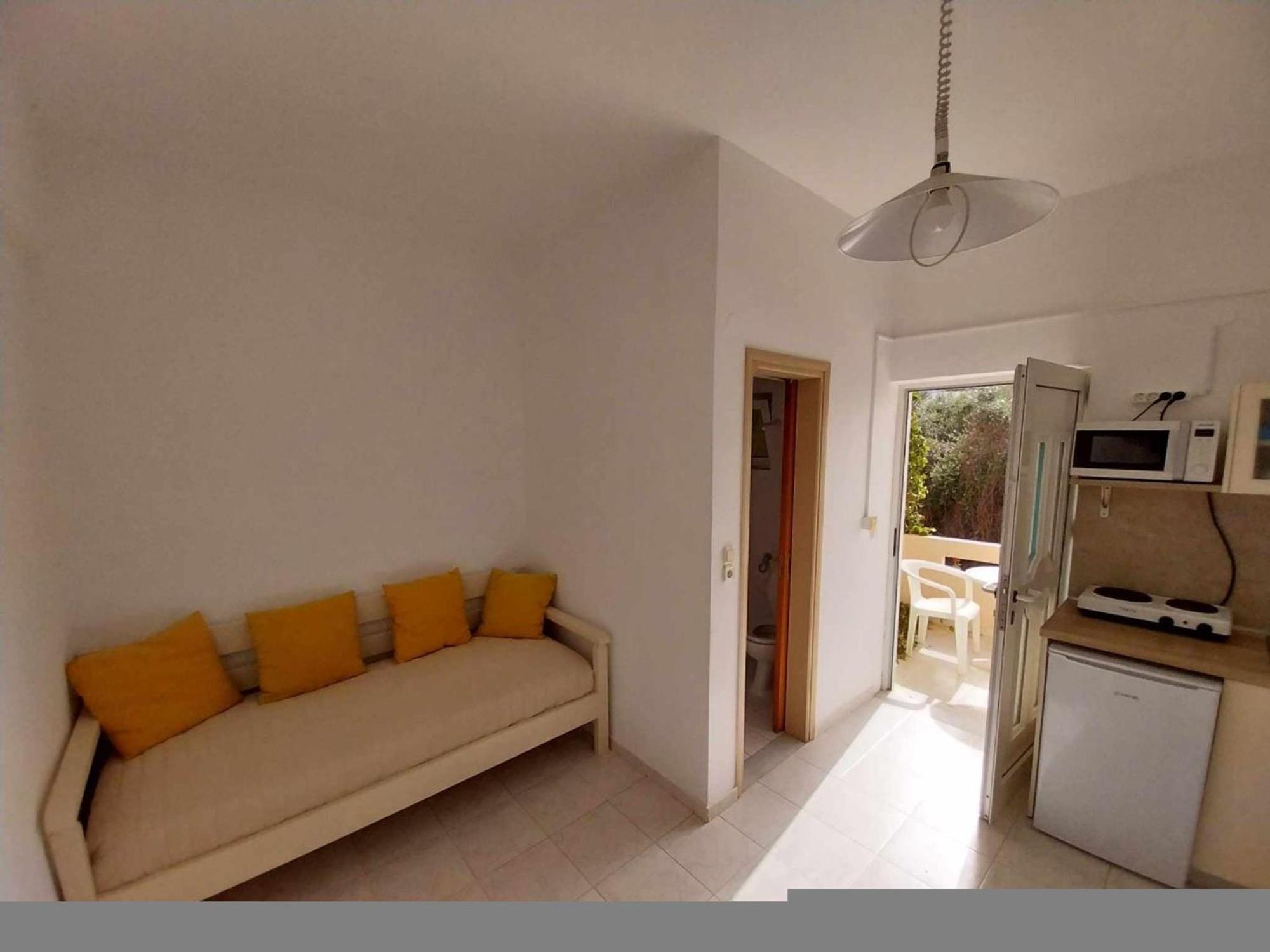 Litinas Apartments With Pool Agia Marina Екстериор снимка