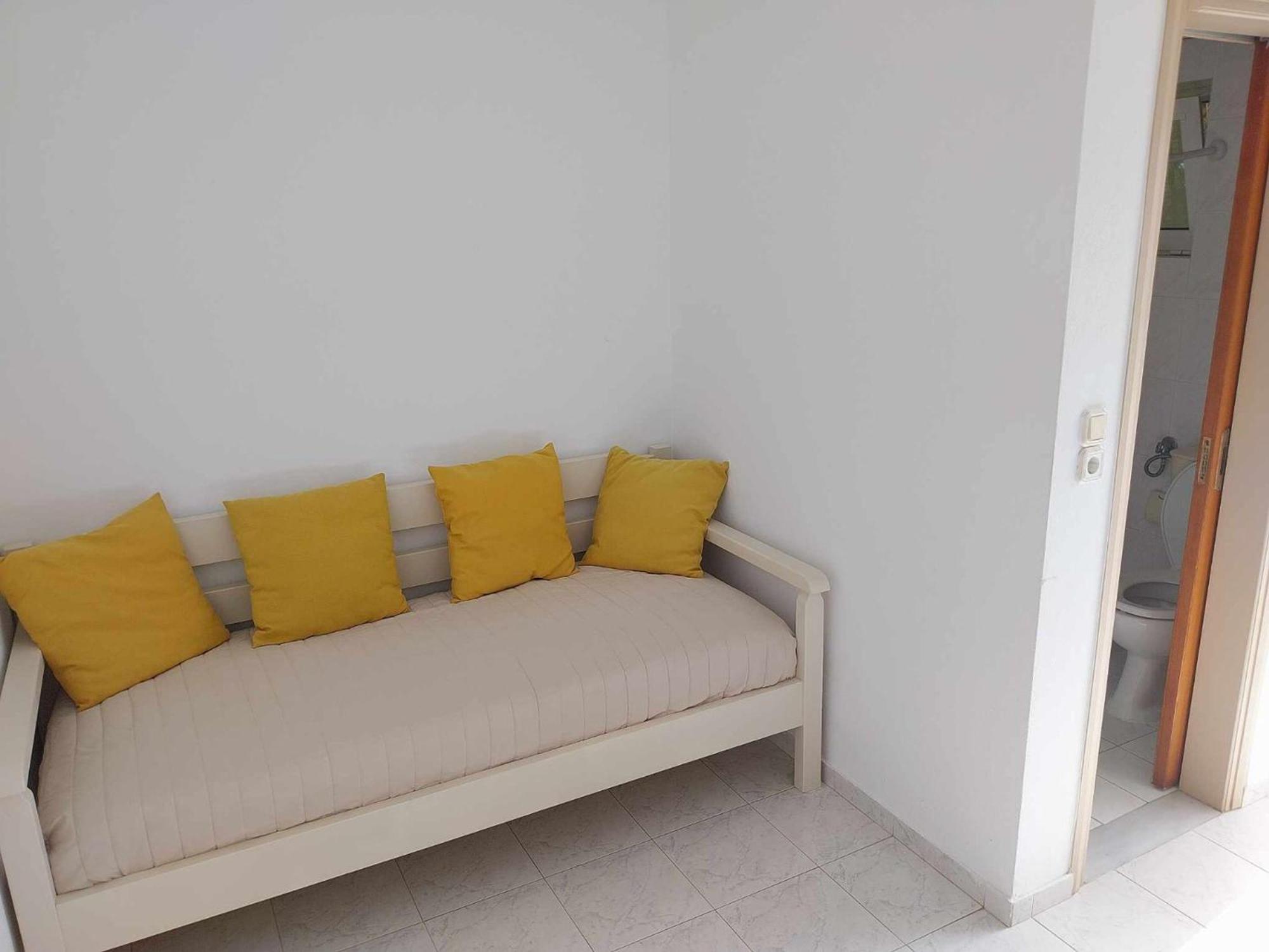 Litinas Apartments With Pool Agia Marina Екстериор снимка
