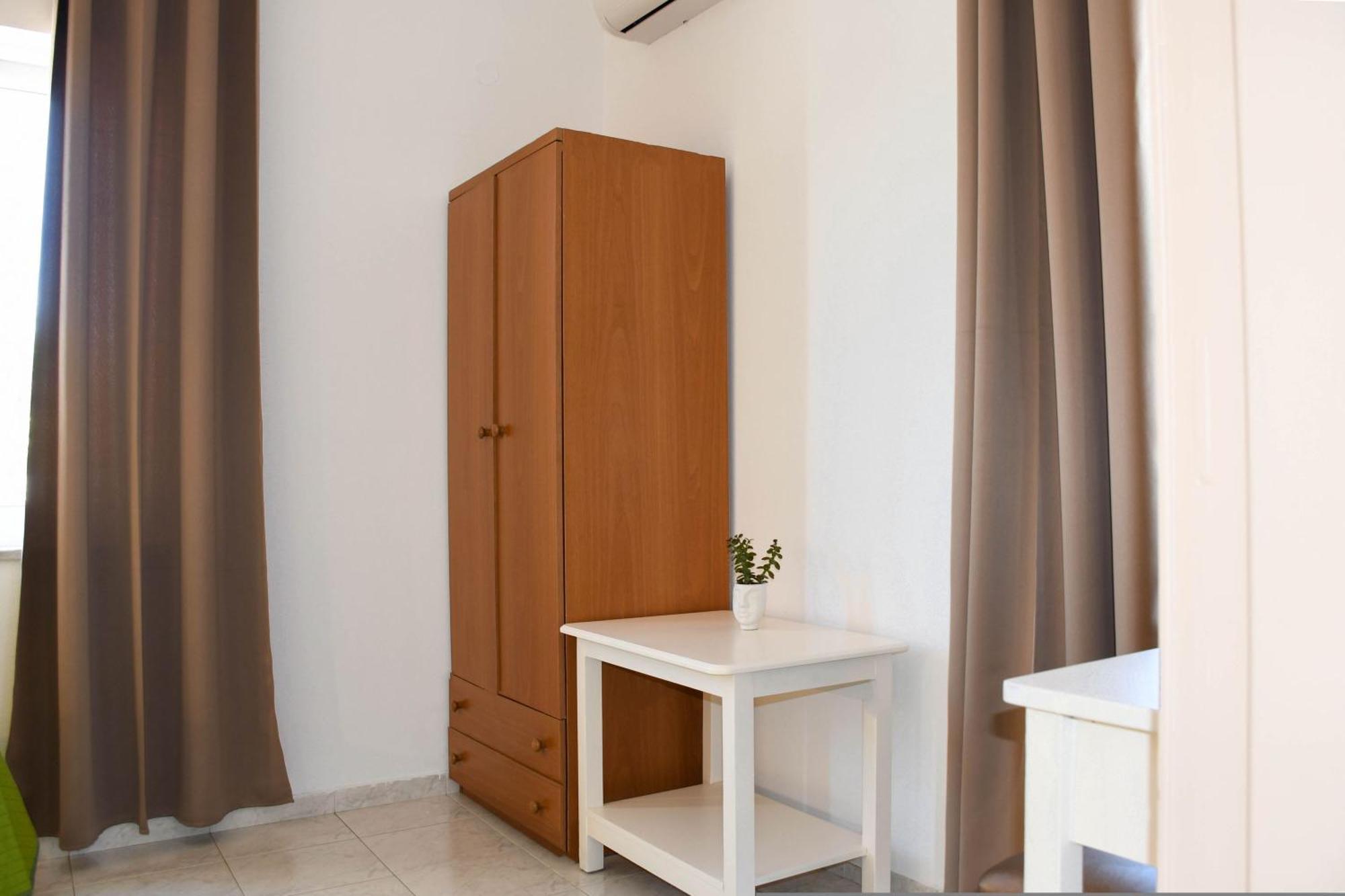 Litinas Apartments With Pool Agia Marina Екстериор снимка