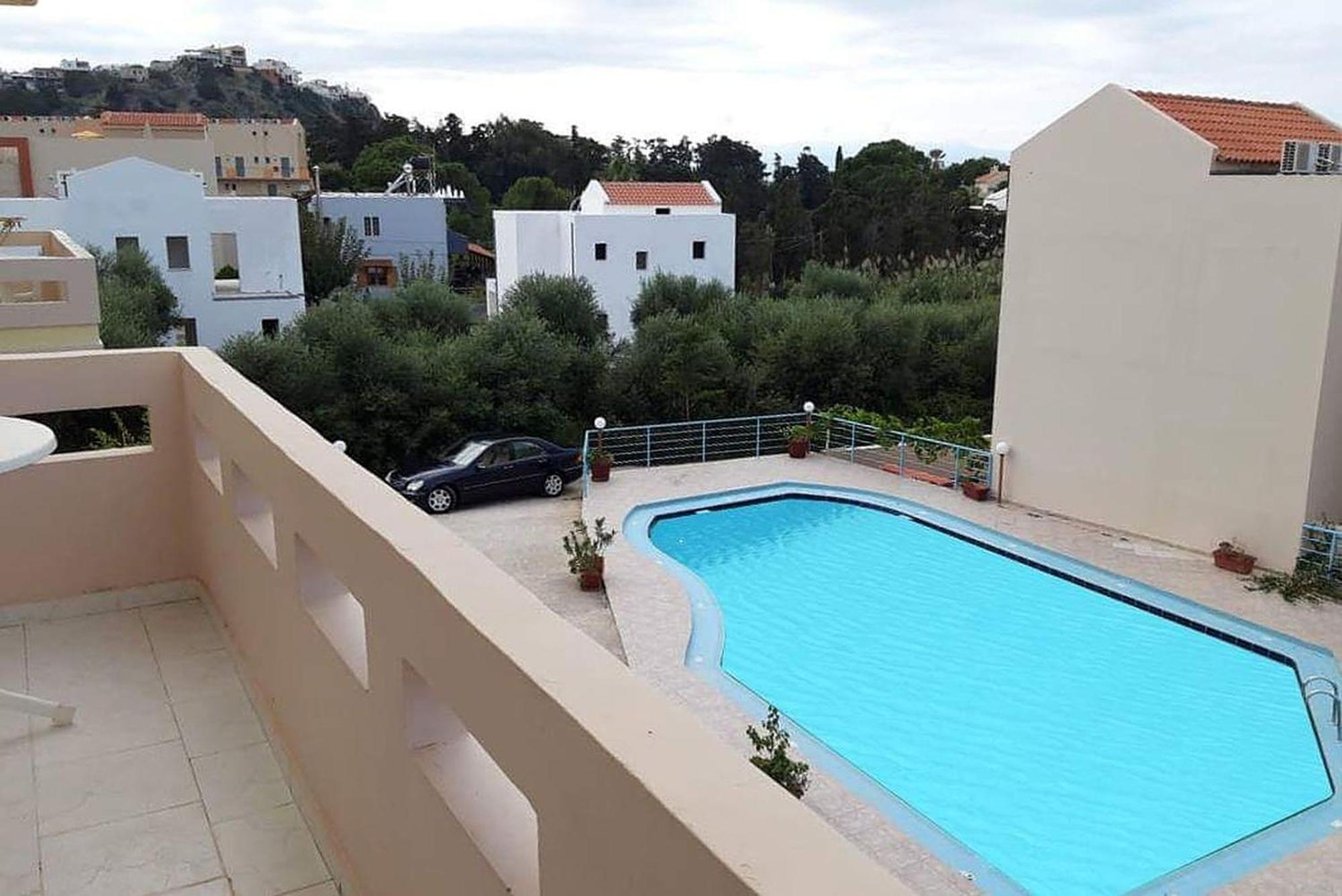 Litinas Apartments With Pool Agia Marina Екстериор снимка