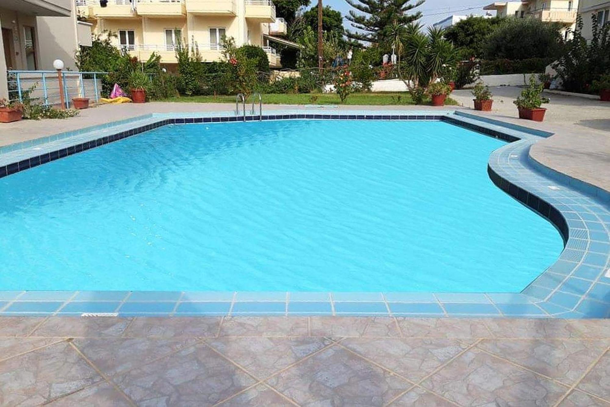 Litinas Apartments With Pool Agia Marina Екстериор снимка