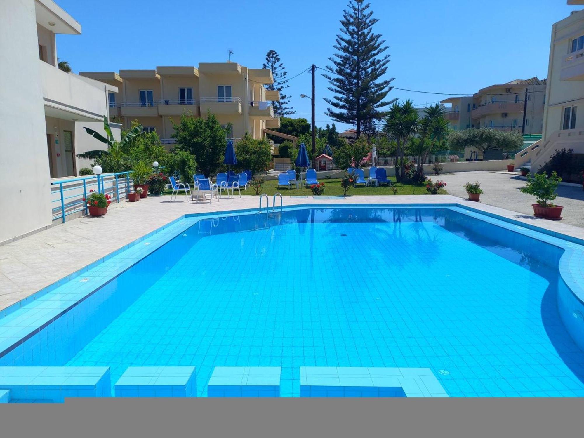 Litinas Apartments With Pool Agia Marina Екстериор снимка